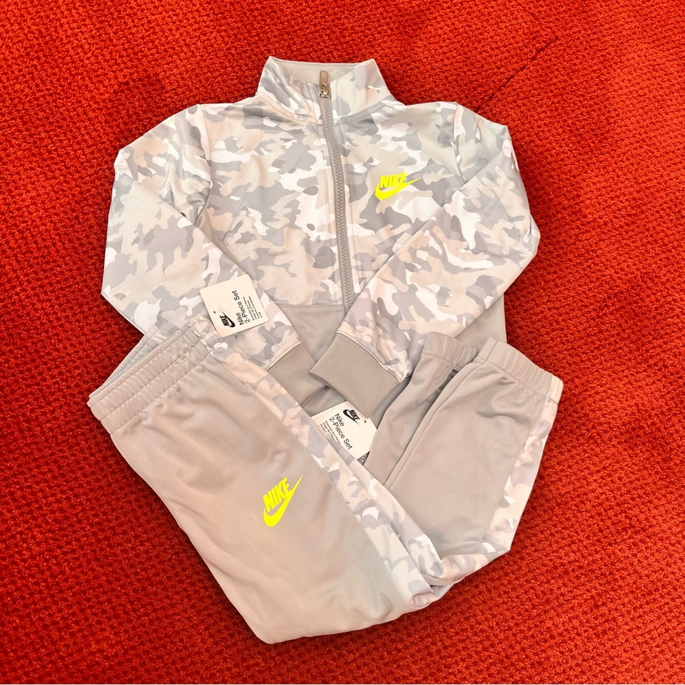 NWT Nike kids 2 piece jacket and pants
